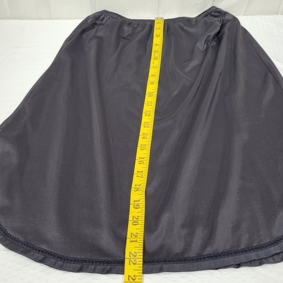 *23 Formfitt Roggers S/M, 10/12 solid black scalloped sides embroidered detail - Picture 6 of 10